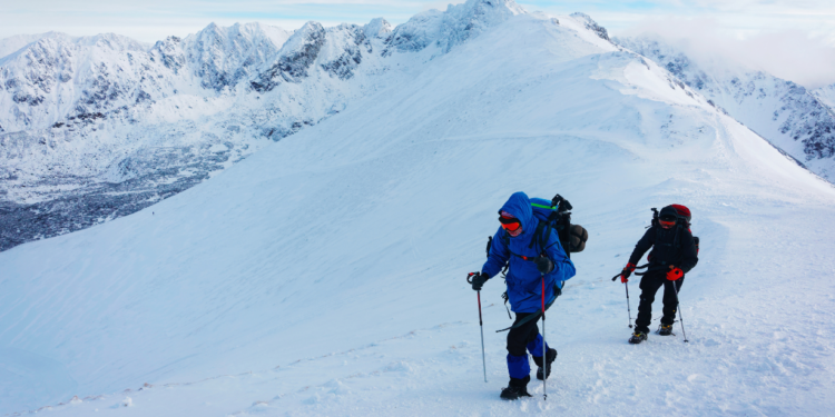 Kasprowy Wierch - opis szlaków i wyjazd kolejką atrakcje na górze Turystyka i rekreacja Kasprowy Wierch w śniegu